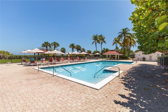 2555 Collins Ave 2205, Miami Beach, FL 33140