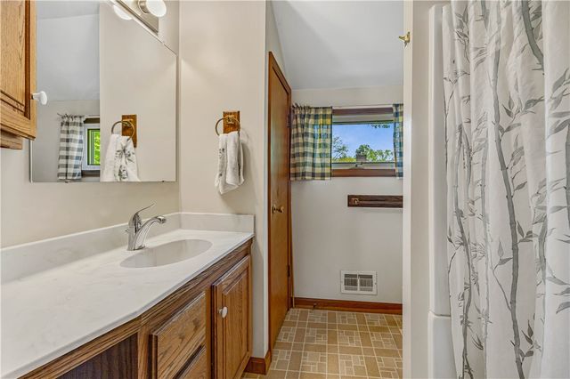 16 Hawley Drive, Webster, NY 14580