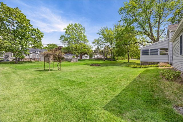 16 Hawley Drive, Webster, NY 14580