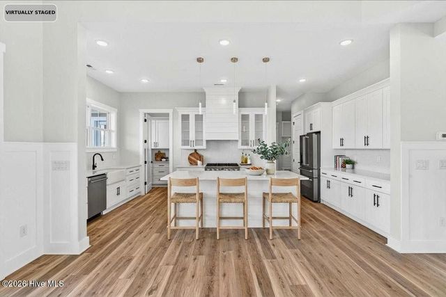 520 S Middleton Drive NW, Calabash, NC 28467