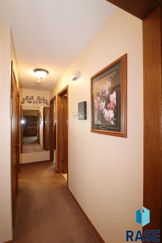 4212 S Southeastern Ave Avenue, Sioux Falls, SD 57103