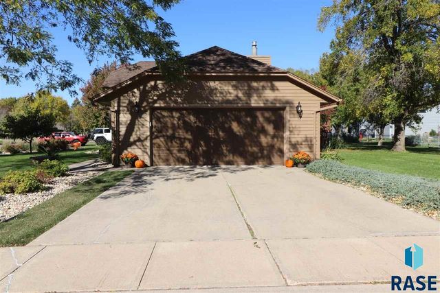 4212 S Southeastern Ave Avenue, Sioux Falls, SD 57103