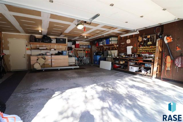 4212 S Southeastern Ave Avenue, Sioux Falls, SD 57103