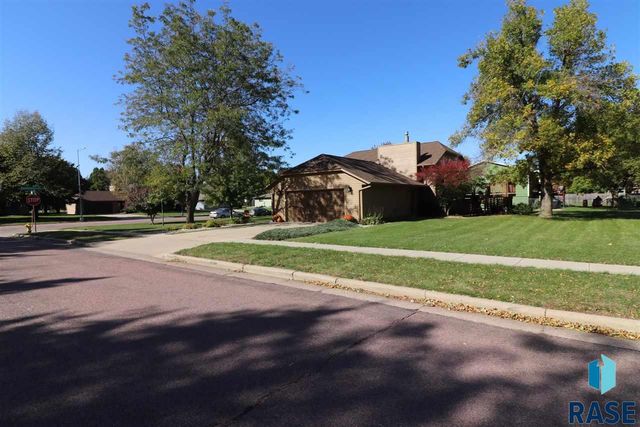 4212 S Southeastern Ave Avenue, Sioux Falls, SD 57103