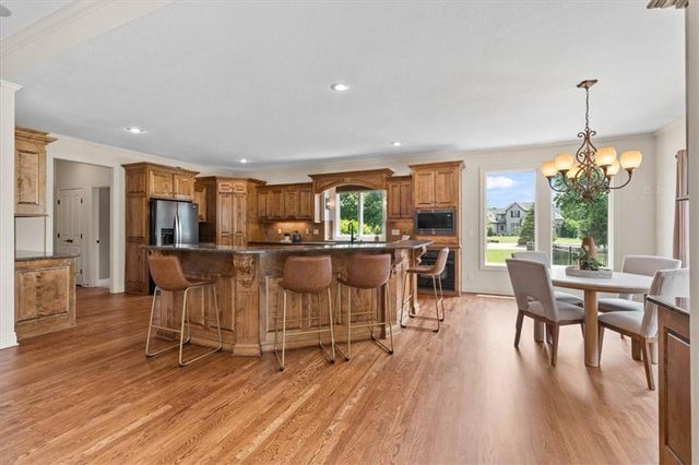 18840 Travis Lane, Stilwell, KS 66085