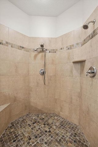 18840 Travis Lane, Stilwell, KS 66085
