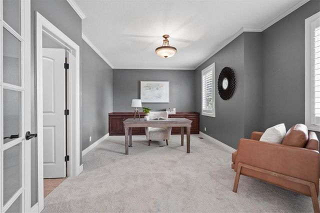 18840 Travis Lane, Stilwell, KS 66085