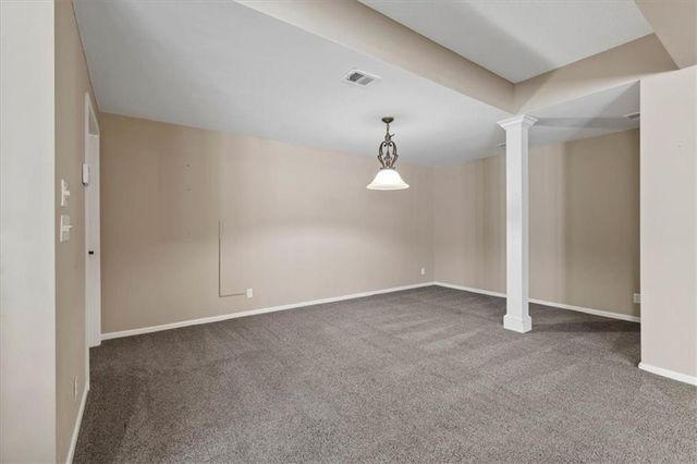 18840 Travis Lane, Stilwell, KS 66085