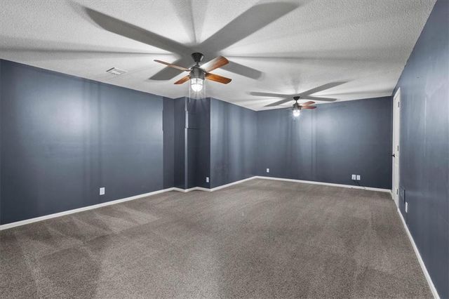 18840 Travis Lane, Stilwell, KS 66085