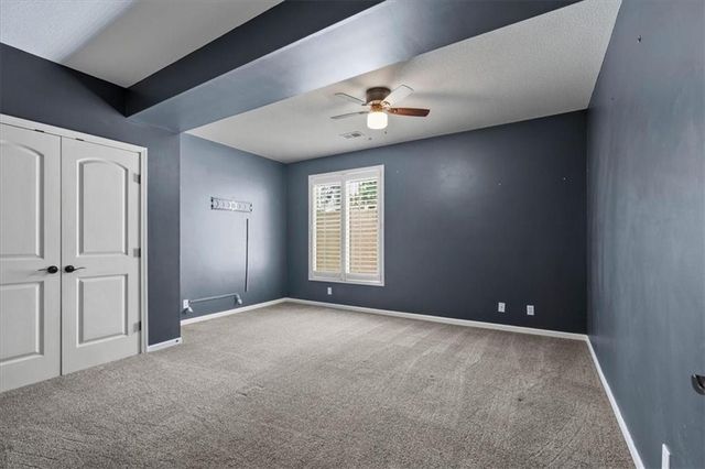 18840 Travis Lane, Stilwell, KS 66085