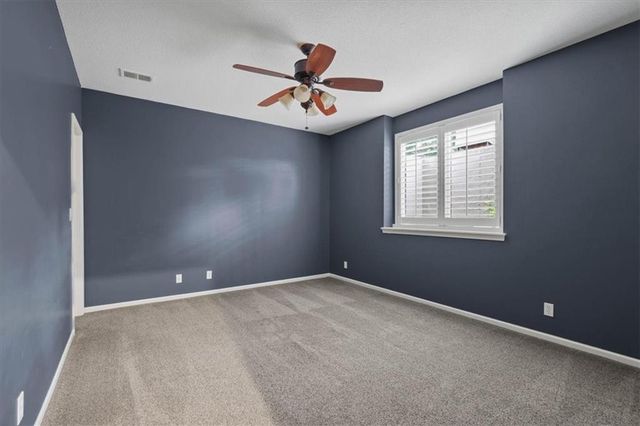 18840 Travis Lane, Stilwell, KS 66085