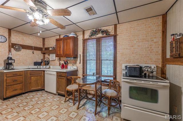 46 Dora Drive, Greenville, MO 63944