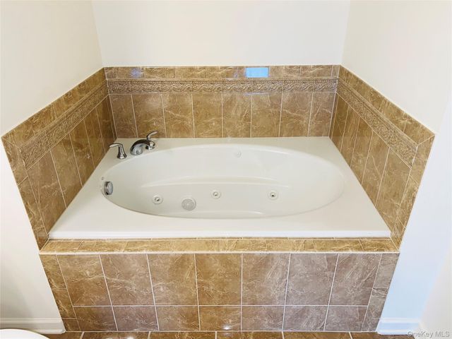 1515 Balsam Drive, New Windsor, NY 12553