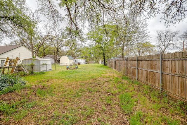 4004 Pueblo Court, Granbury, TX 76048