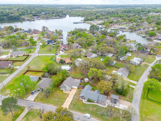 4004 Pueblo Court, Granbury, TX 76048