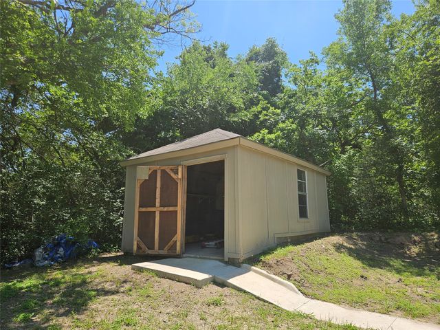 234 E FORK Road, Sunnyvale, TX 75182