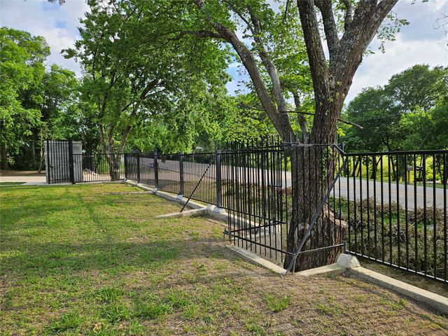 234 E FORK Road, Sunnyvale, TX 75182