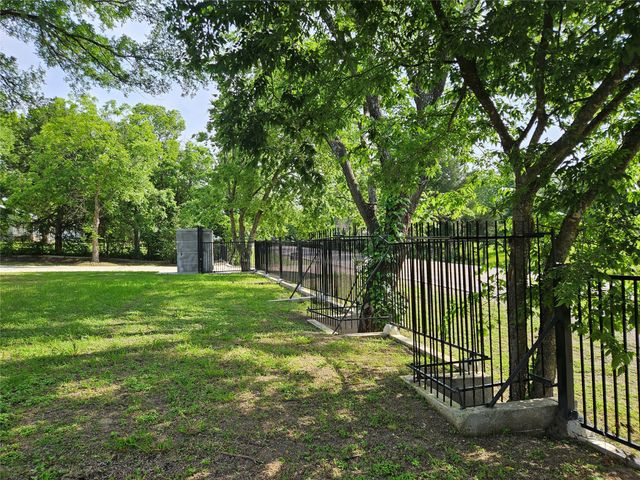 234 E FORK Road, Sunnyvale, TX 75182
