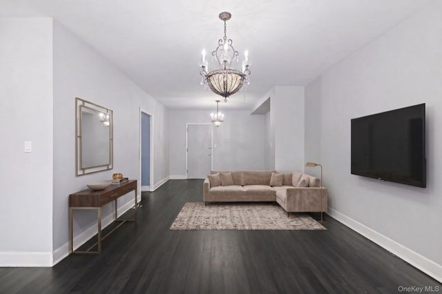 260 Garth Road 3K4, Scarsdale, NY 10583