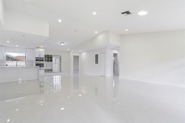 7441 NW 38th Ct, Lauderhill, FL 33319