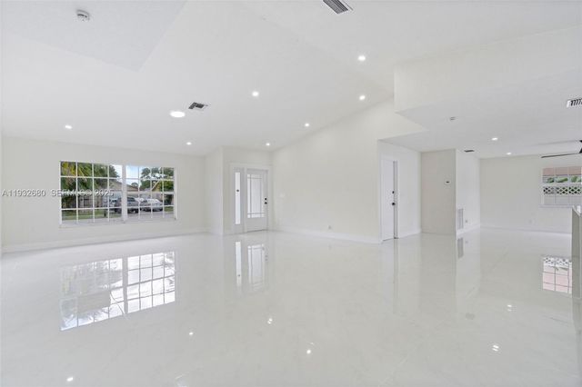 7441 NW 38th Ct, Lauderhill, FL 33319