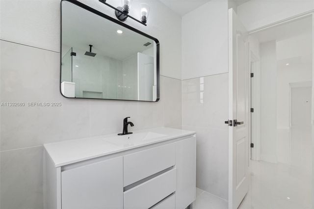 7441 NW 38th Ct, Lauderhill, FL 33319