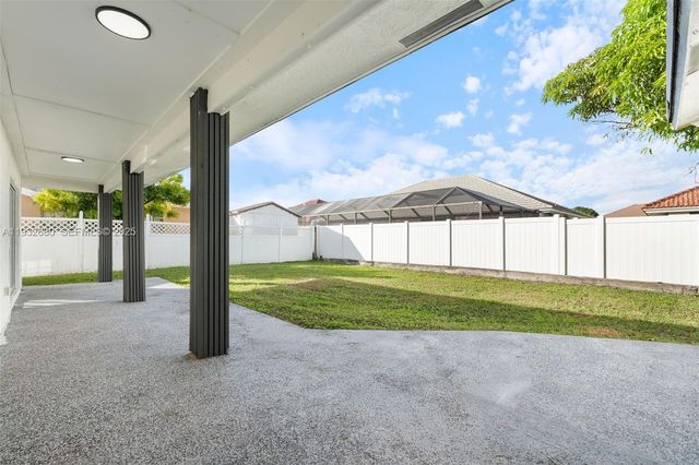 7441 NW 38th Ct, Lauderhill, FL 33319