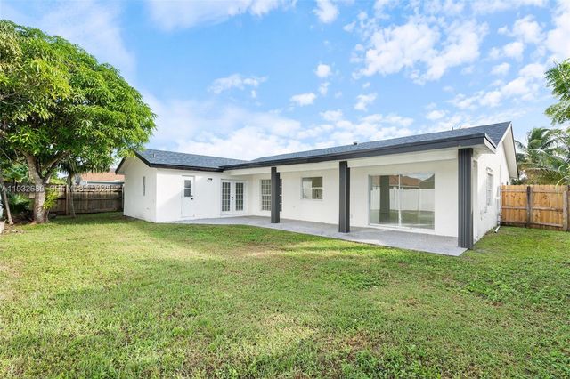 7441 NW 38th Ct, Lauderhill, FL 33319