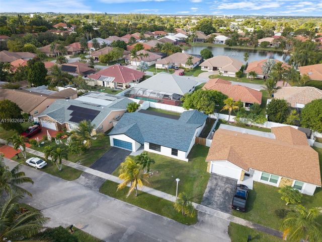 7441 NW 38th Ct, Lauderhill, FL 33319