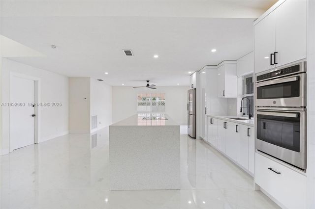 7441 NW 38th Ct, Lauderhill, FL 33319