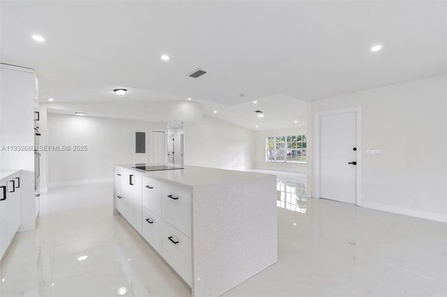 7441 NW 38th Ct, Lauderhill, FL 33319