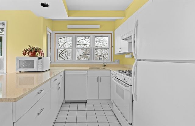 28-30 Winslow St 30, Cambridge, MA 02138