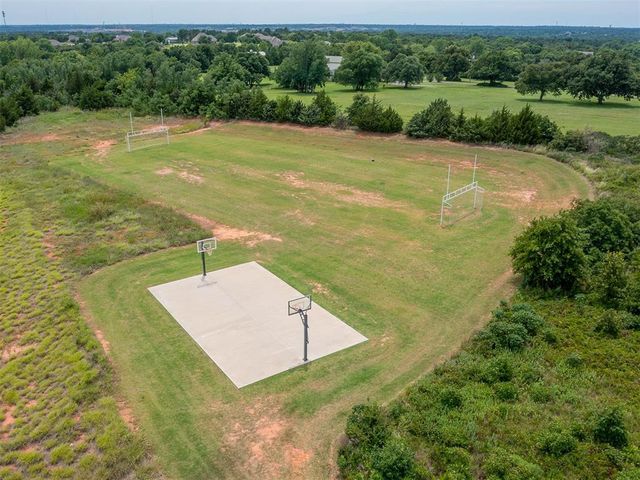 8324 Lambert Way, Edmond, OK 73034