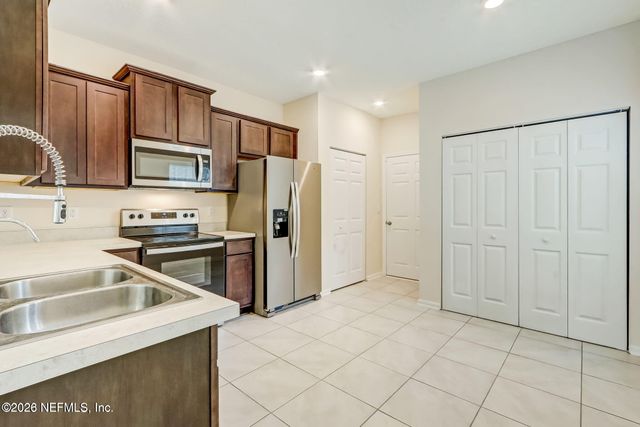 832 OBSERVATORY Parkway, Jacksonville, FL 32218
