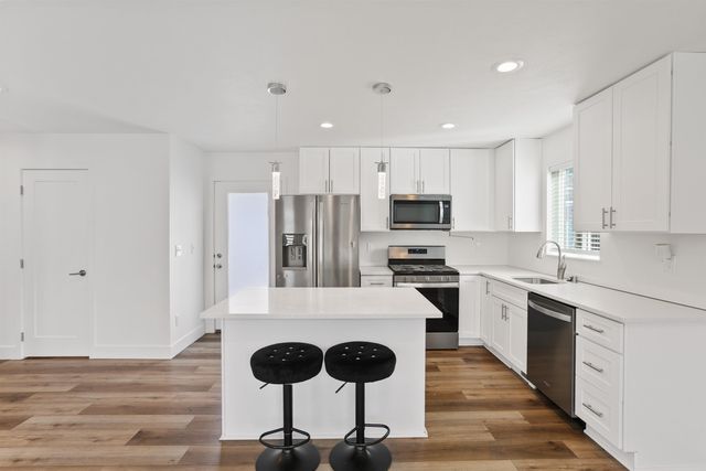 11909 E 2nd Ln, Spokane Valley, WA 99206