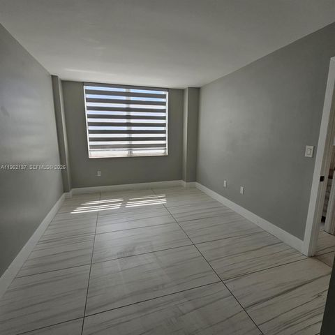 15600 NW 7th Ave 703, Miami, FL 33169