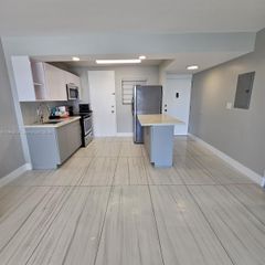 15600 NW 7th Ave 703, Miami, FL 33169