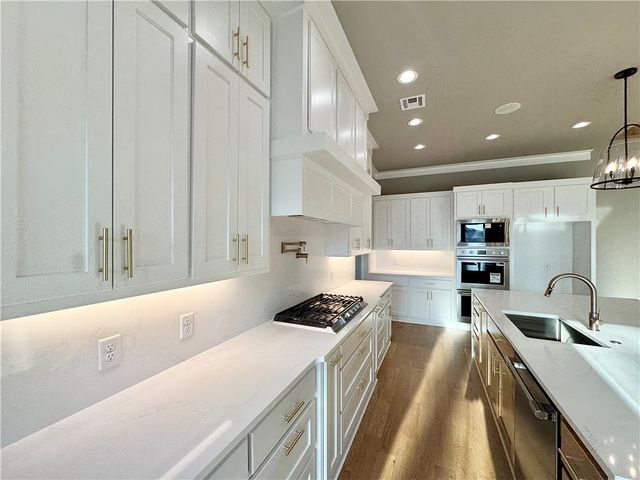 6703 SW Heartbeat Street, Bentonville, AR 72713