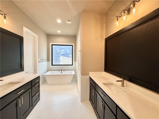 6703 SW Heartbeat Street, Bentonville, AR 72713