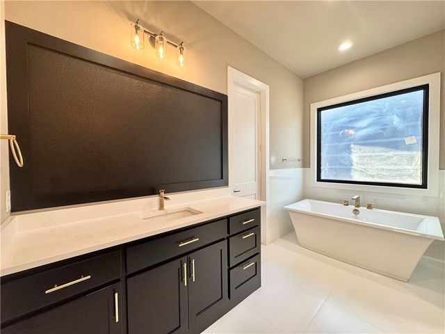 6703 SW Heartbeat Street, Bentonville, AR 72713