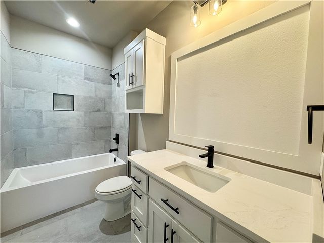 6703 SW Heartbeat Street, Bentonville, AR 72713