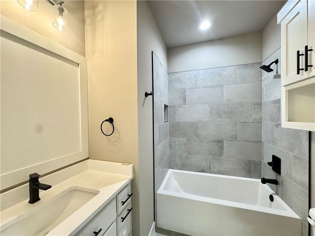 6703 SW Heartbeat Street, Bentonville, AR 72713