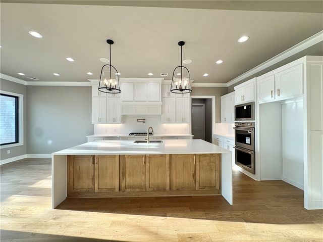 6703 SW Heartbeat Street, Bentonville, AR 72713