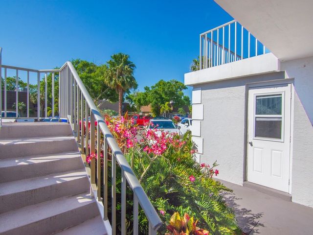 1166 6th Avenue C5, Vero Beach, FL 32960