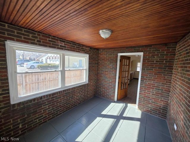 4262 W 62nd Street, Cleveland, OH 44144