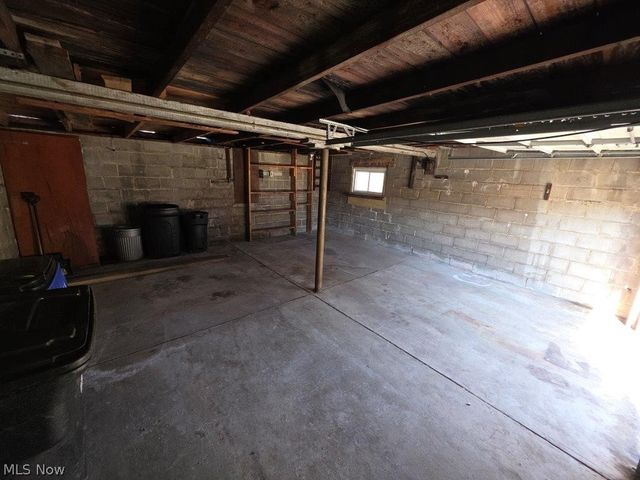 4262 W 62nd Street, Cleveland, OH 44144