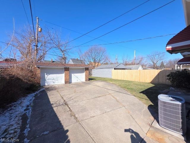 4262 W 62nd Street, Cleveland, OH 44144