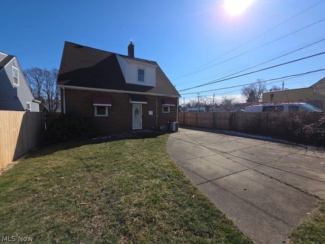 4262 W 62nd Street, Cleveland, OH 44144