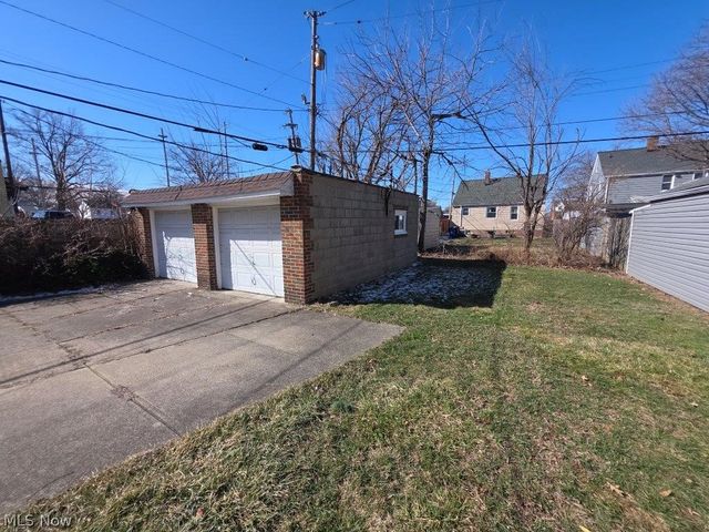 4262 W 62nd Street, Cleveland, OH 44144