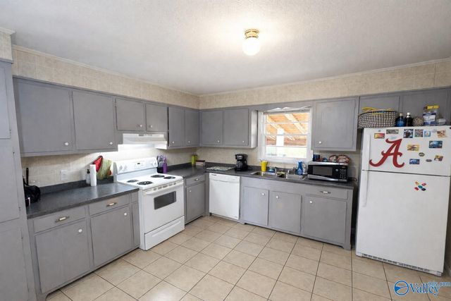 1226 Thomas Drive SW, Decatur, AL 35601